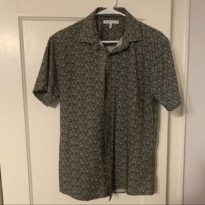 Short sleeve shirt
